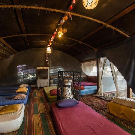 Shkedi'S Camplodge Neot HaKikar Eksteriør bilde